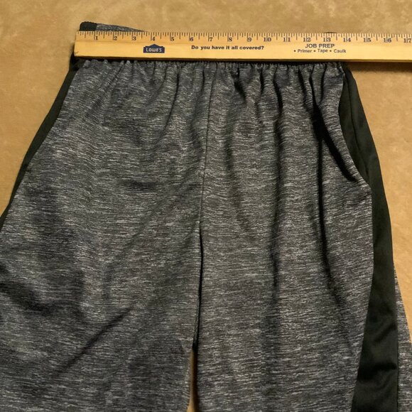 Ultra Performance Men's Activewear Shorts Sz Medium Gray Black Elastic Waist C03 - Picture 3 of 5